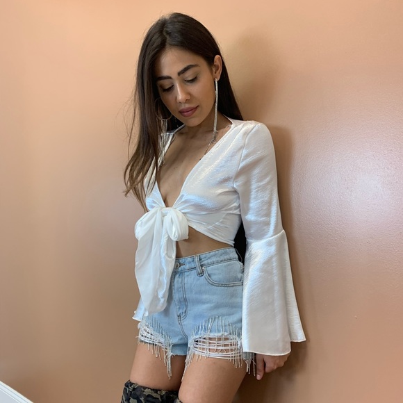 ‼️ White Silky Flare Bell Sleeve Tie Front Crop - Picture 5 of 8